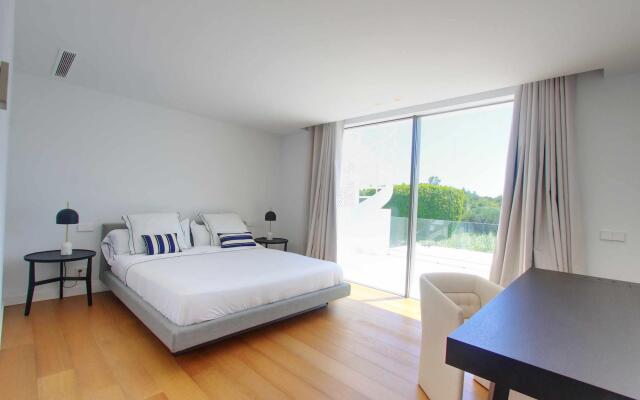2244 - Modern Villa Puerto Banus