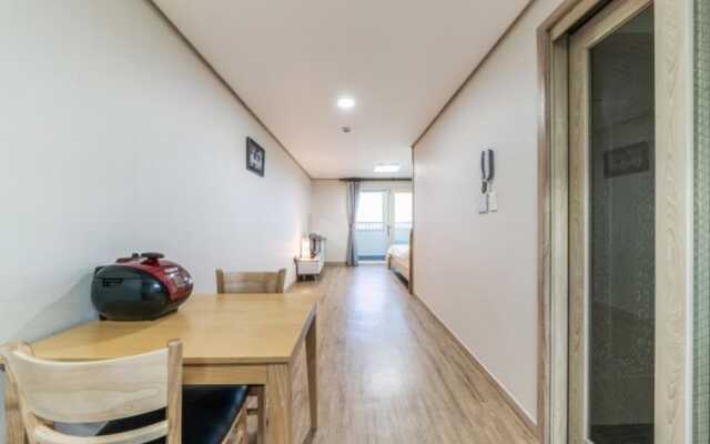 Jeju Gamsugul Pension