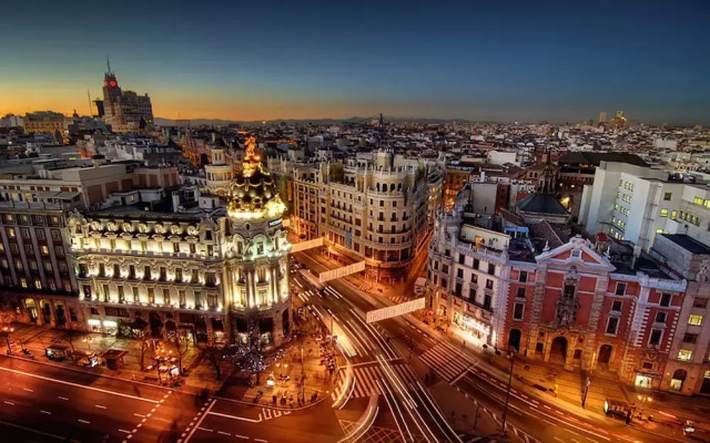 Modern and Comfortable Madrid Flat