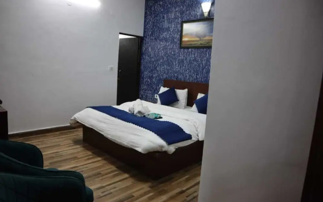 Hotel Everest Highland by Krishiv