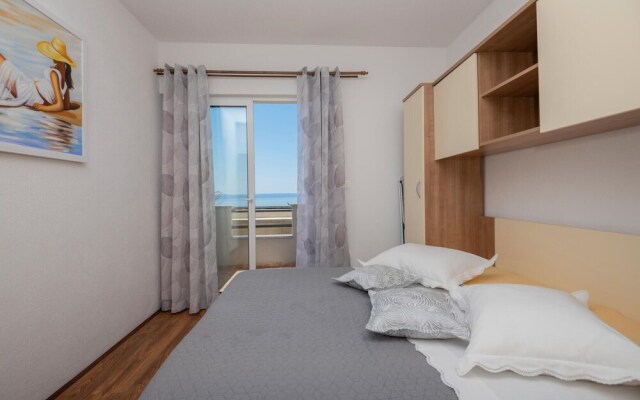 Beautiful Home in Makarska With Wifi and 2 Bedrooms