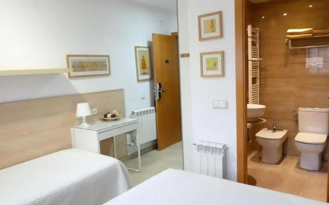 Hostal House