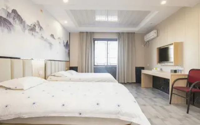 Qingmu Hotel (Hexian Xiaoshikouzhen Huai Commercial Street)