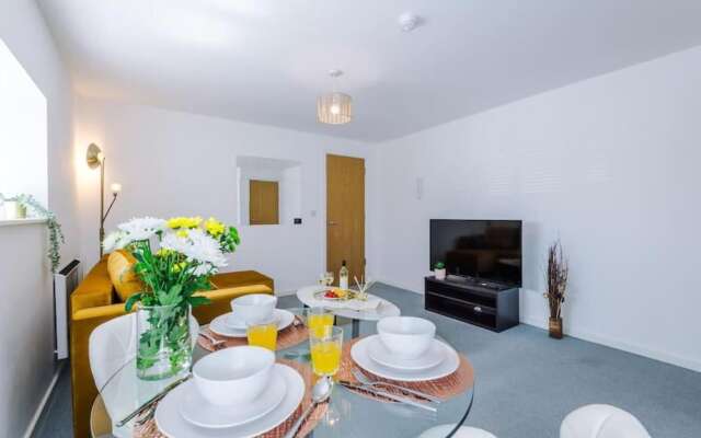 Stunning 2-bed Apartment With Allocated Parking