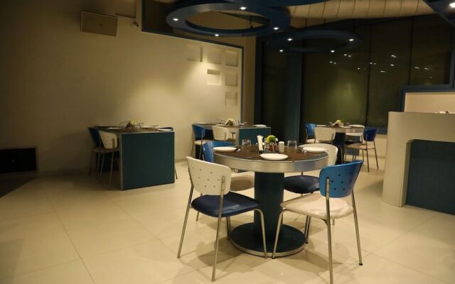 Neel's City Resort
