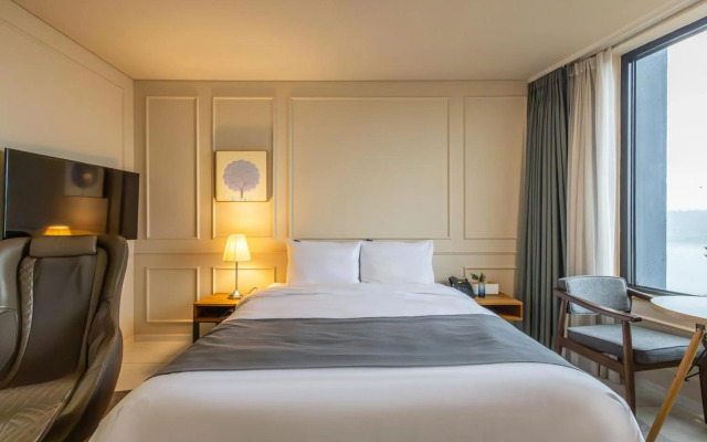 JK Blossom Hotel