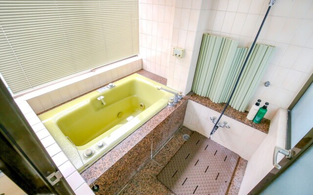 Shinsaibashi Qilv Apartments