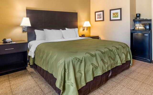 Quality Inn & Suites Lenexa Kansas City