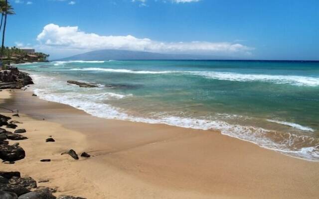 Pikake #a6 2 Bedroom Condo by RedAwning