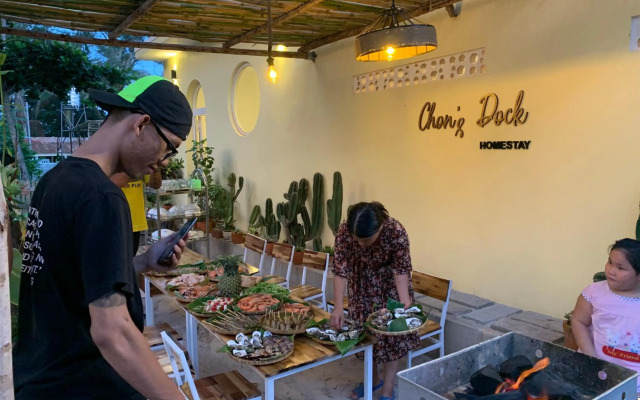 Chon's Dock Homestay & House Lease