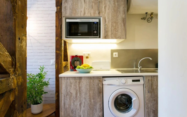 Sunlit Photographers 1bedroom Apartment in Alcântara
