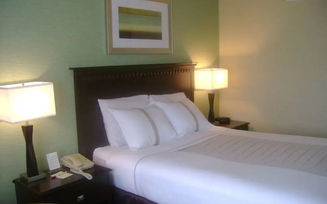Fireside Inn & Suites