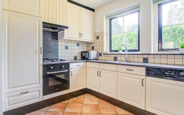 Lovely Holiday Home in Lunteren near Forest
