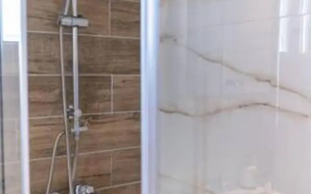 Friendly Accommodation-GTD33701