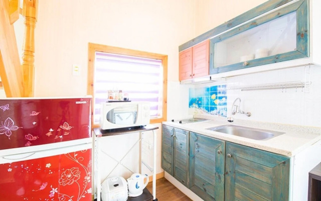 Gangneung Gyeongpo Awoolim Pension