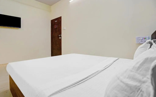 OYO 80576C Hotel Nova Rooms