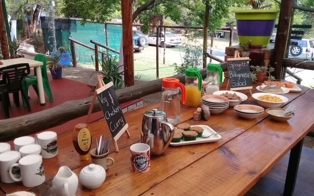Stone Circle Lodge & Backpackers