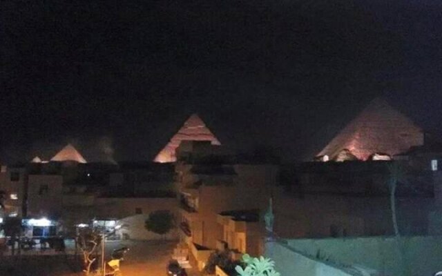 Abo Stait Pyramid View Homestay