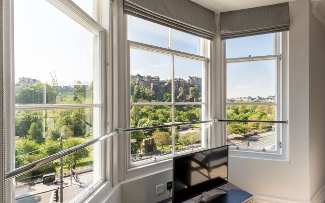 Destiny Scotland Chisholm Hunter Suites
