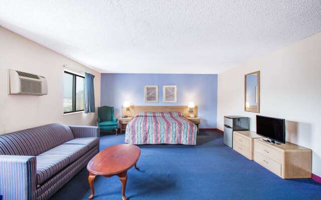 Super 8 by Wyndham Hot Springs