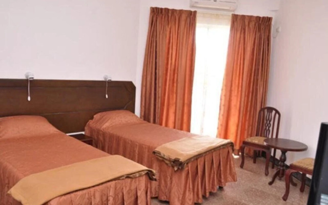 Lake Nest Bolgoda Resort