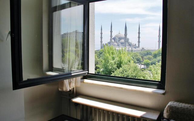 Esra Sultan Petrol Hotel