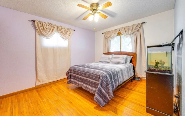 Pet-friendly Waterloo Abode w/ Deck!