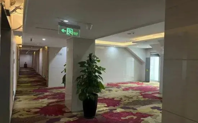 A Family Fashion Hotel (Urumqi Xuzigou Branch)