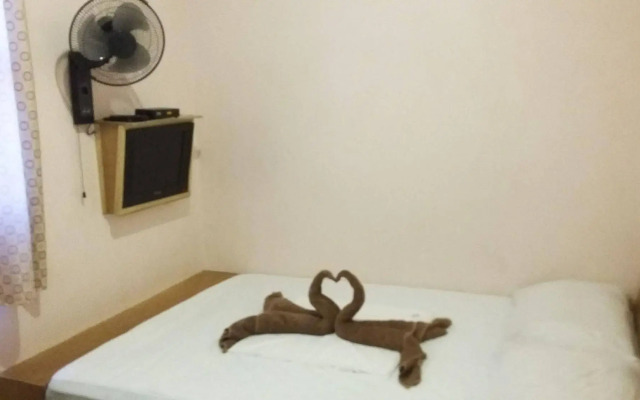 ZEN Rooms Basic White Knights Dumaguete