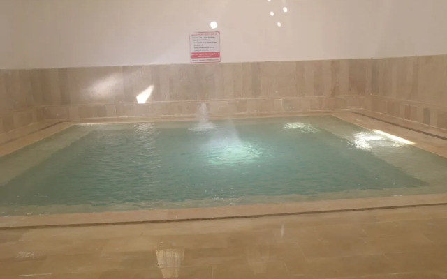 Karaali Kpalicalari Ve Otel Tesisleri