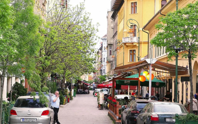 Budapest Center Apartments-Tomy
