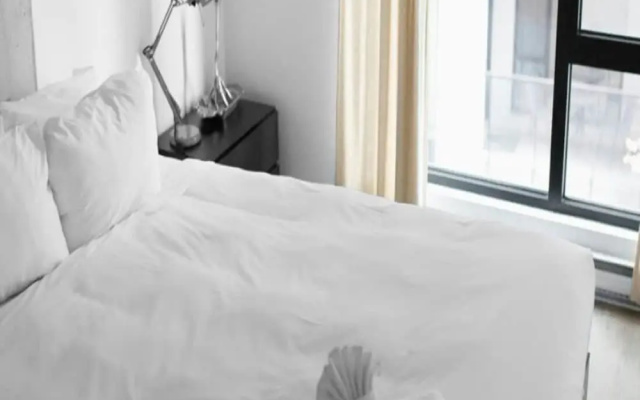 Hot In Hotel – Guest Rooms – Depok