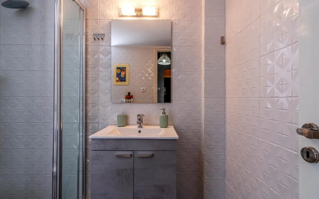 Εξαιρετική τοποθεσία, δίπλα σε νοσοκομεία,6 λεπτά μετρό,100 MBPS