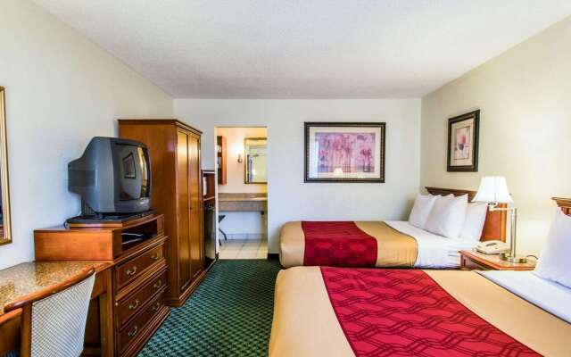 Econo Lodge Port Canaveral Area