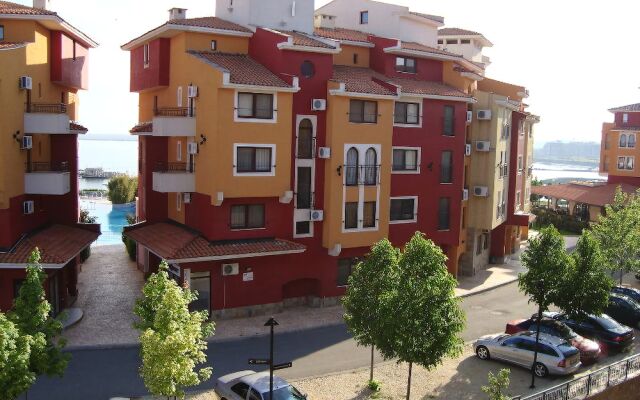 Marina Cape Apartments