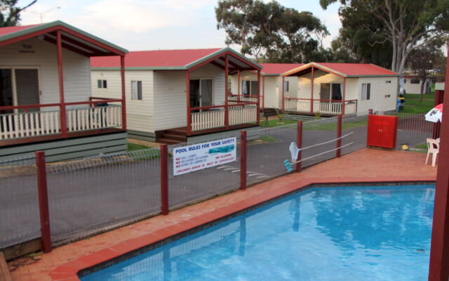 Warrnambool Motel and Holiday Park