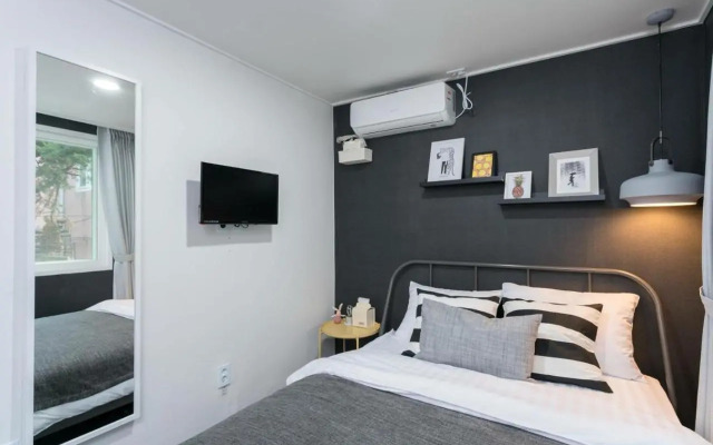 Mono House Hongdae 3 Annex
