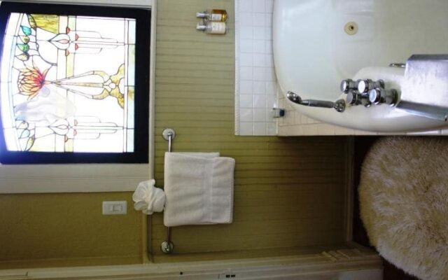 Angels Nest Bed and Breakfast