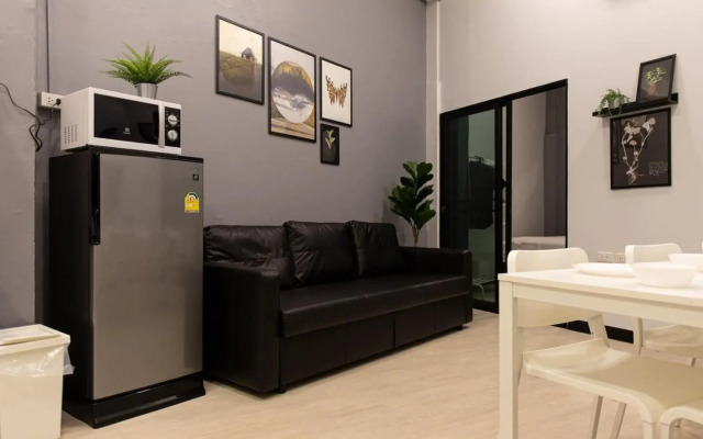 U1 Large 2 bed rooms BTS Udomsuk