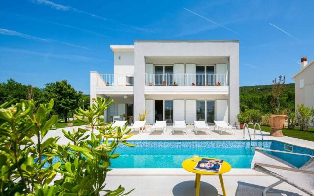 Villa White Pebble II