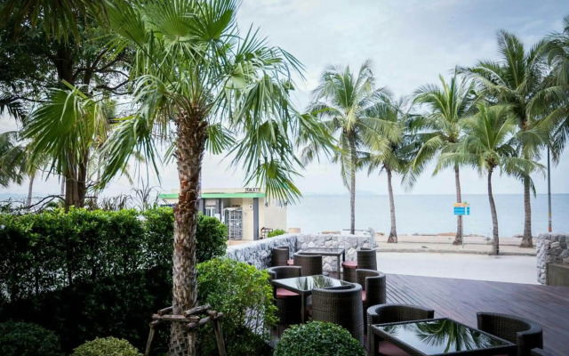 Kalm Bangsaen Hotel