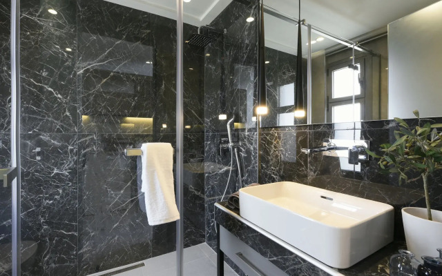 Serenity Suites