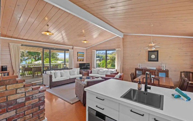 Miro Beach House at Palm Beach