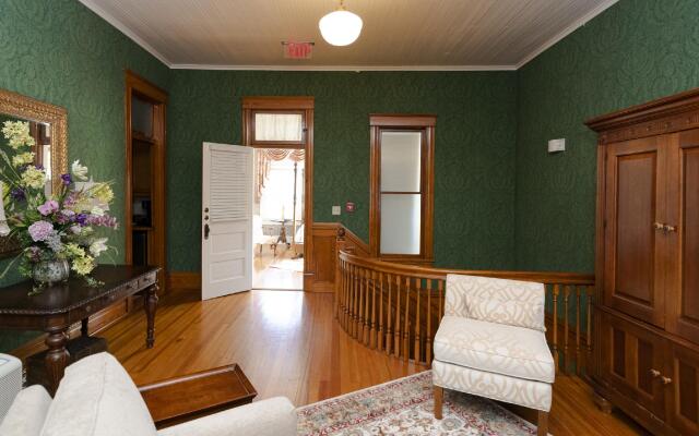 Captain Henderson House