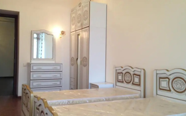 FlatsInYerevan - Apartments on Hanrapetutyan Street