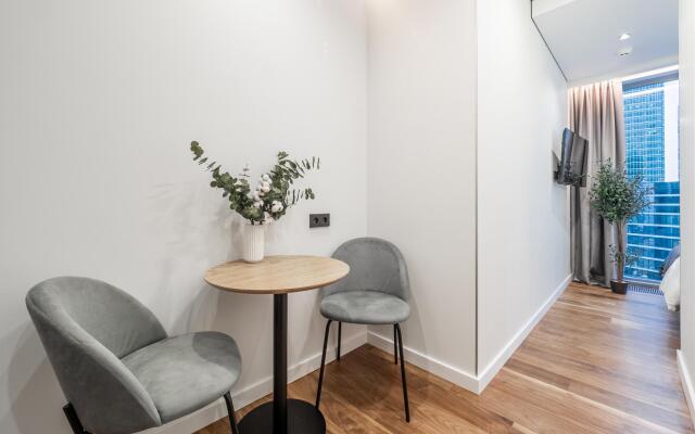 There is an apartment on the 1st Krasnogvardeisky passage