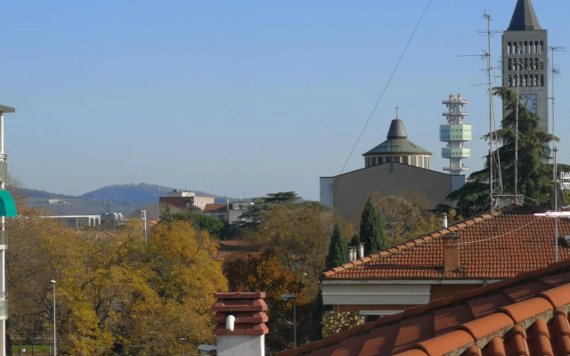 Queen East Verona apartments