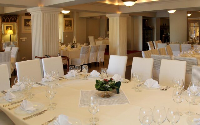 Arc de Triomphe by CityBookings