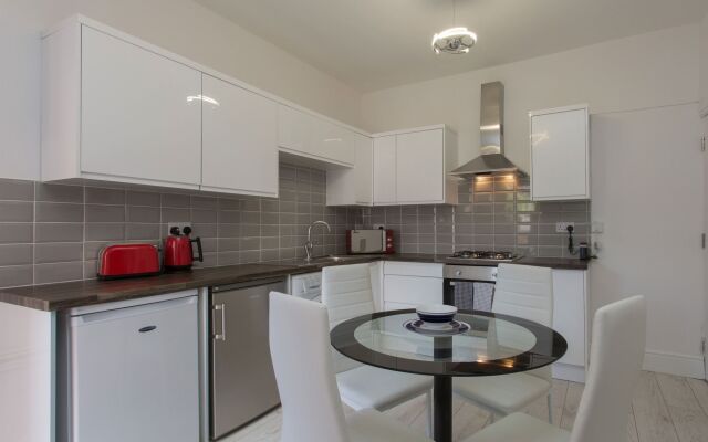 Townhouse Plus @ 26 Westminster St