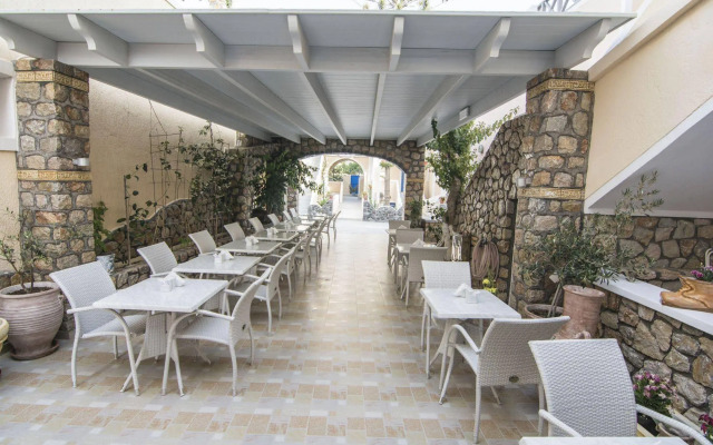 Polydefkis Hotel